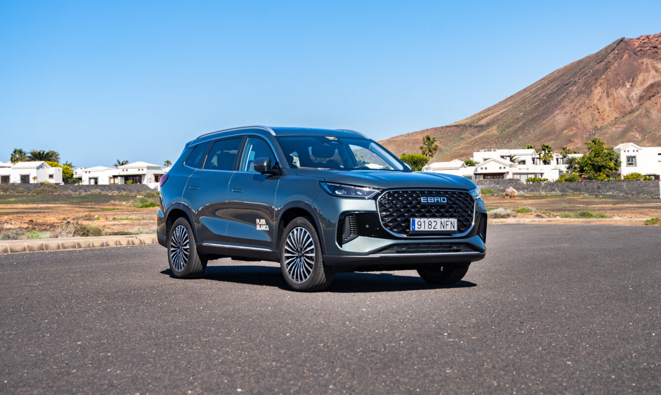 Ebro S 800 – the perfect SUV for driving in Lanzarote